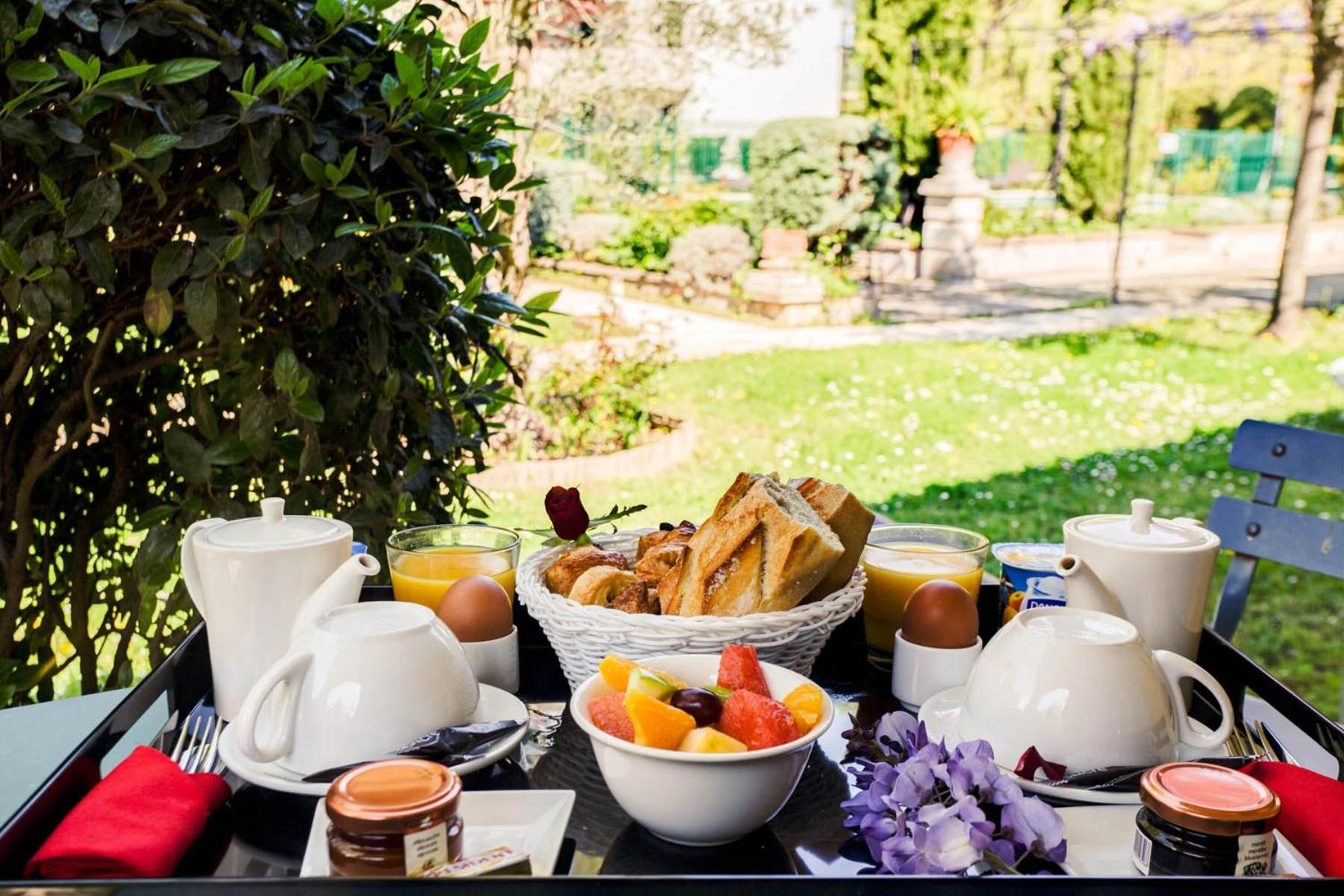 Sowell Hotels Domaine De La Petite Isle L'Isle-sur-la-Sorgue Luaran gambar